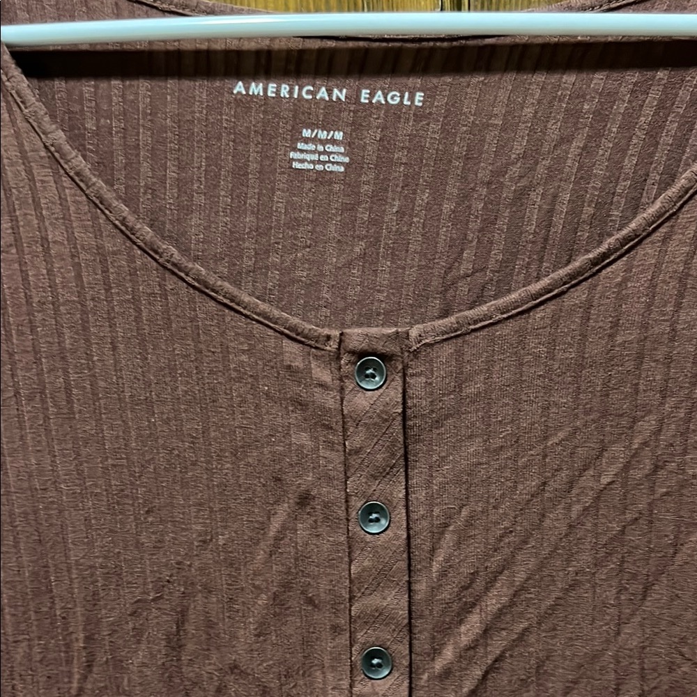 *American Eagle Rust Ribbed Tee - Picture 3 of 3